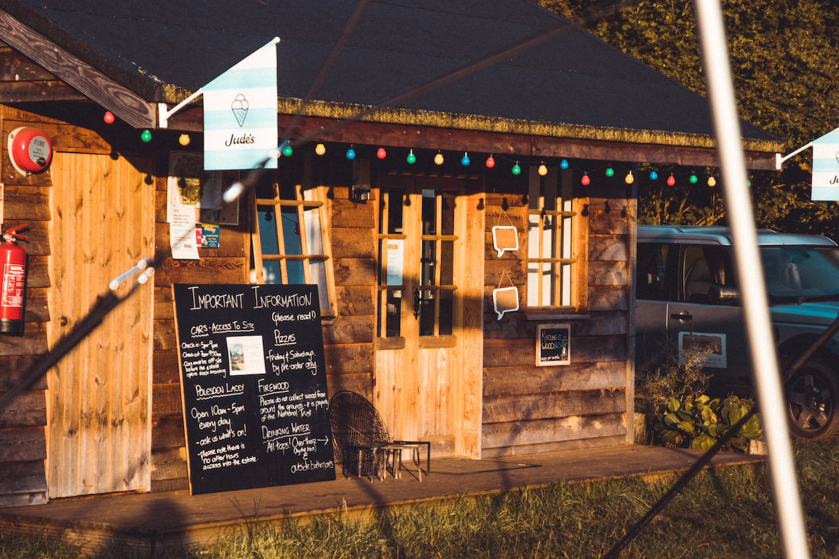 Draft beer, local English wine, hot food and coffee at the embers Cafe and Bar