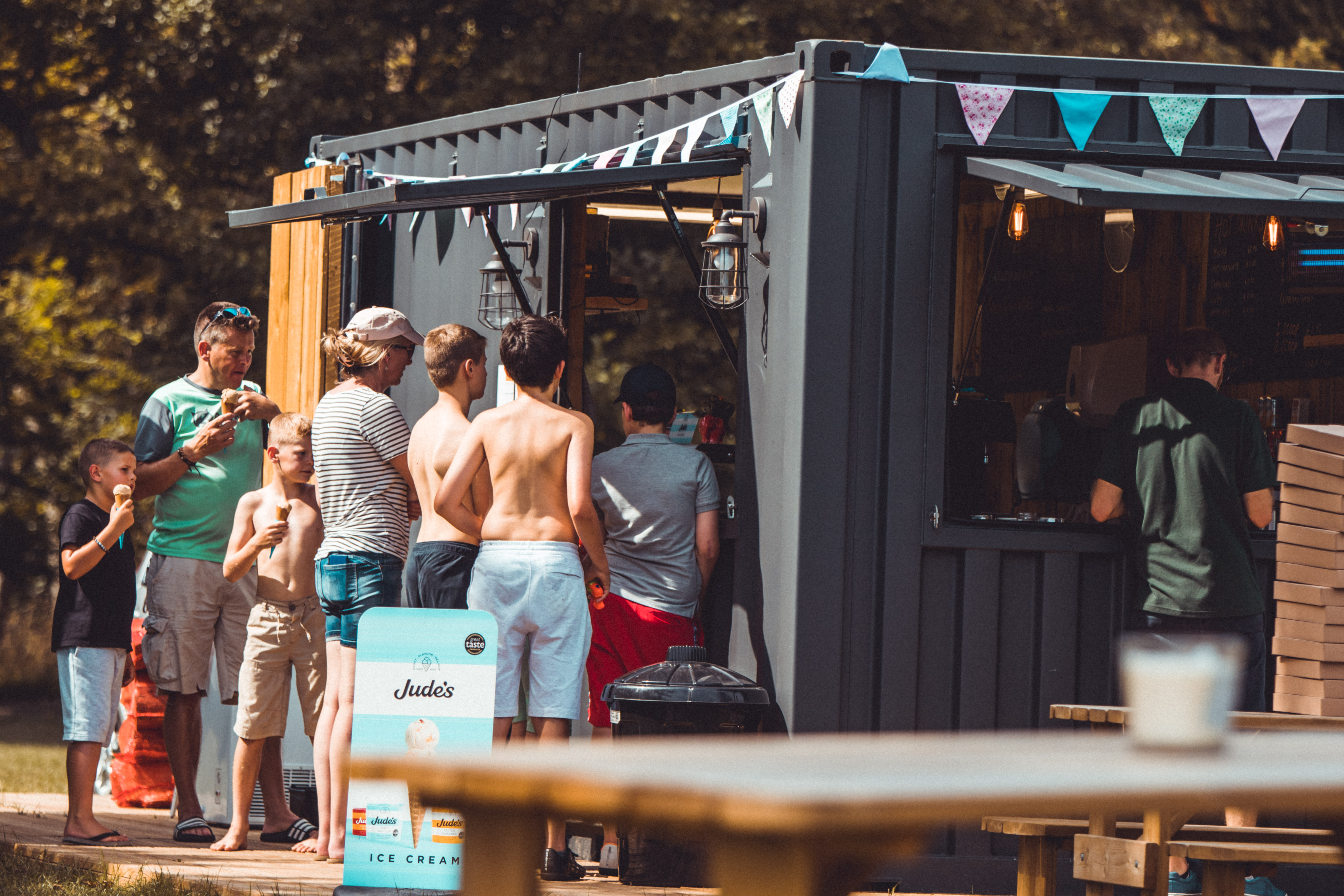 Draft beer, Wine, hot food and coffee at the embers shop